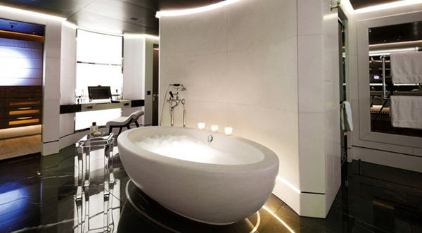 豪华游艇 Numptia_bathroom-numptia-luxury-yacht-6.jpg