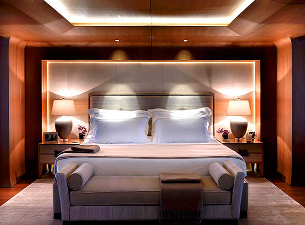 豪华游艇 Numptia_bed-numptia-luxury-yacht.jpg