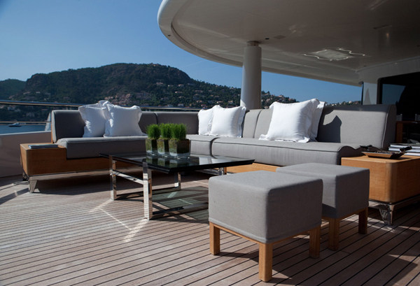 豪华游艇 Numptia_deck-nuptia-luxury-yacht-12.jpg