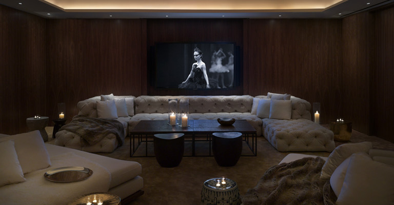 芝加哥大众精品酒店PUBLIC Chicago Hotel（Yabu Pushelberg）_768x400-screeningroom-tv4.jpg