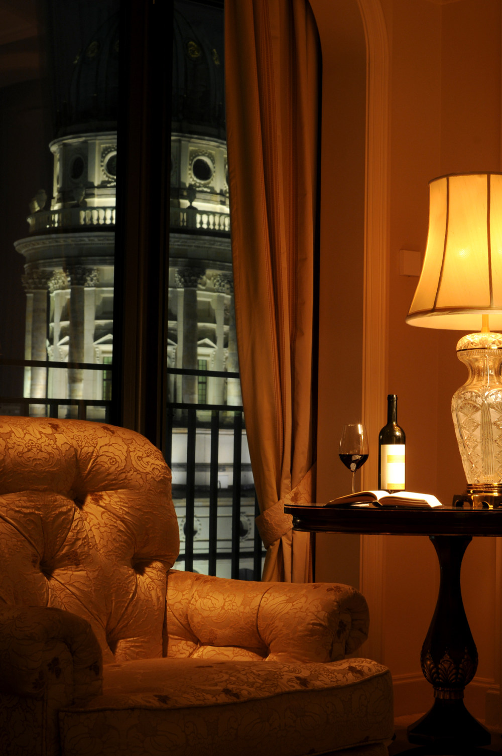 德国柏林丽晶酒店 Regent Berlin_42048214-H1-Presidential_Suite_armchair_Dom.jpg