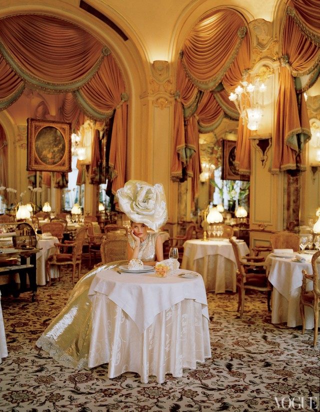 Kate Moss 的巴黎丽池酒店_111456909g38ldlhvgglgv.jpg