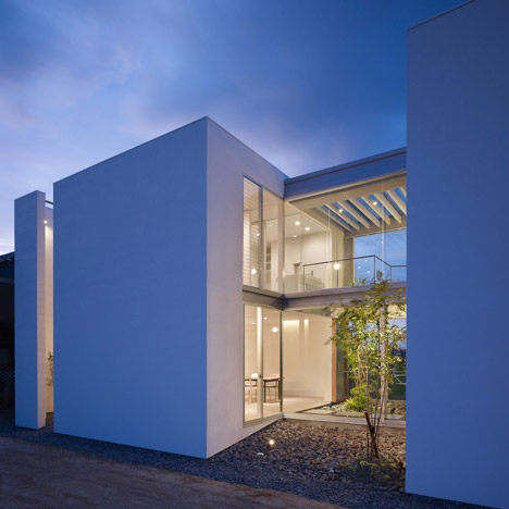 dezeen_House-in-Masaki-by-Hayato-Komatsu-Architects_1.jpg