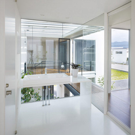 dezeen_House-in-Masaki-by-Hayato-Komatsu-Architects_11.jpg