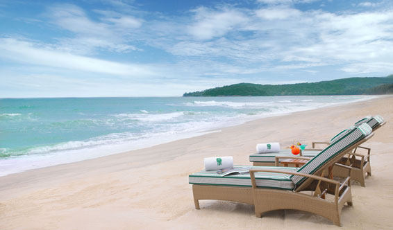 普吉岛悦榕庄 Banyan Tree phuket_beach_566x332.jpg