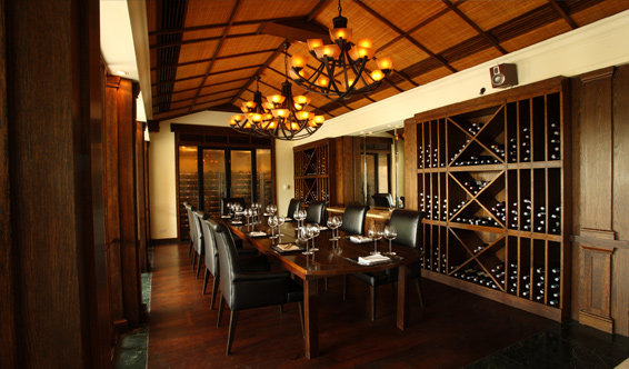 普吉岛悦榕庄 Banyan Tree phuket_BT_Phuket_Dining_WineRack.jpg