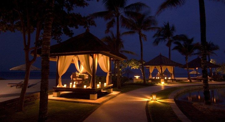 巴厘岛港丽酒店bali conrad hotel_romantic_dinner_large.jpg