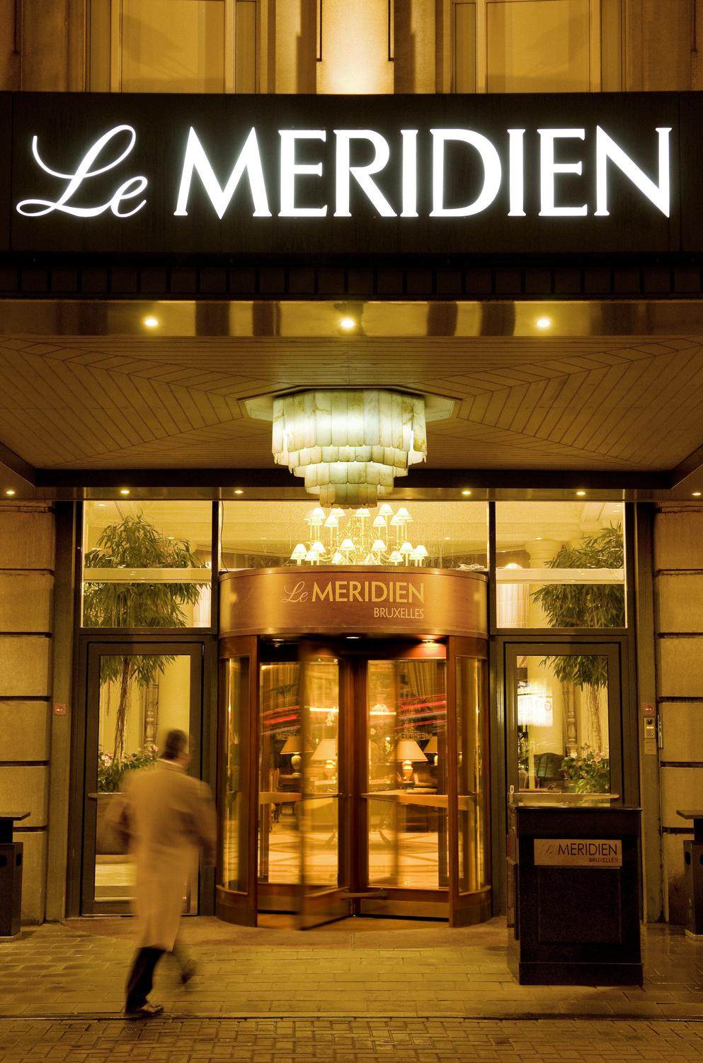 1)Le Meridien Brussels—Night View in front of Le Meridien Brussels 拍攝者.jpg