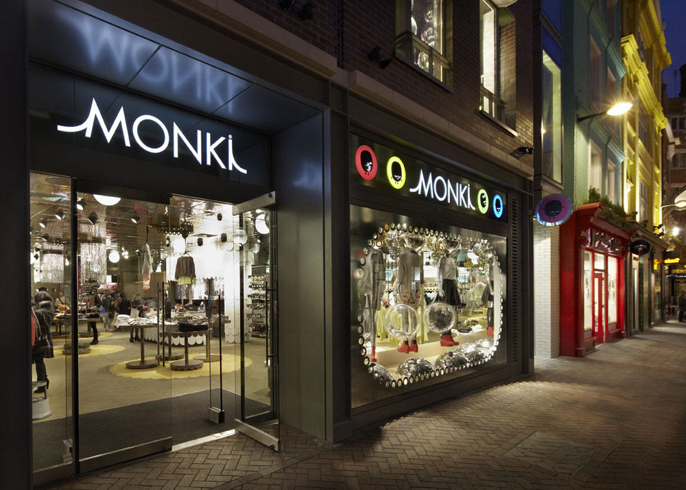 Monki 伦敦零售店店面设计_monki_london_03.jpg