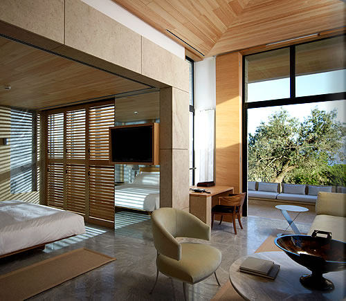 希腊安缦索伊度假酒店 Amanzoe_zoe_delux_bedroom01_alb.jpg