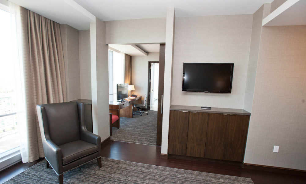 one-bedroom-suite--v856376-93-1280.jpg