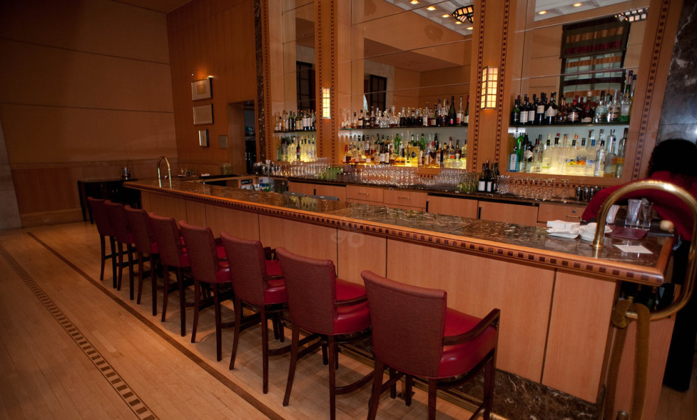 restaurants-bars-four-seasons-new-york-v260034-1280.jpg