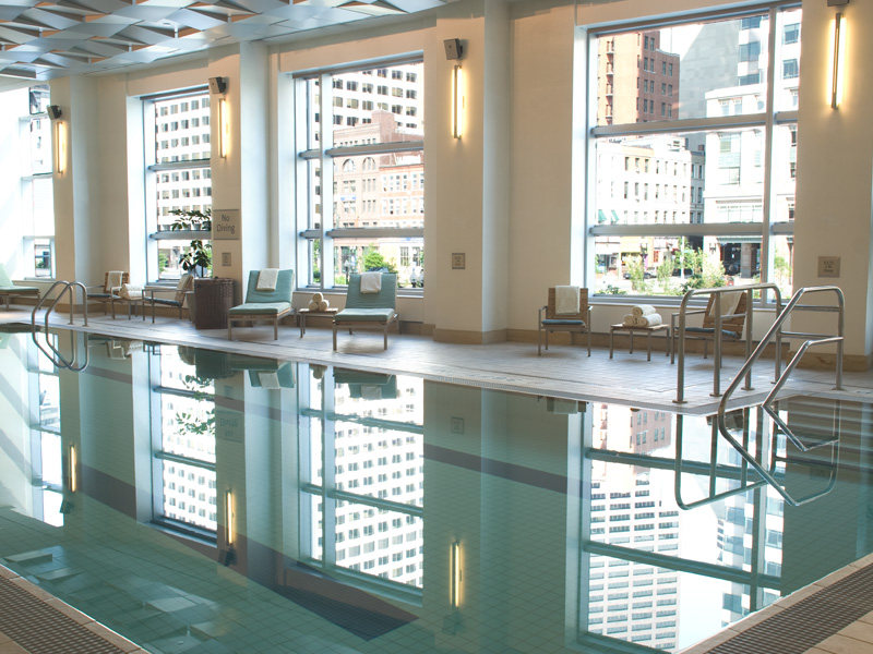 波士顿洲际酒店公寓套房Residences at The InterContinental Boston_boston-ma-hotel-pool-large.jpg