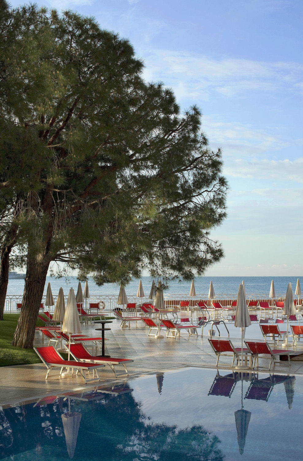 蒙特卡洛 艾美国际海滩酒店 Monte Carlo Le Meridien Beach Plaza_27)Le Meridien Beach Plaza—Outdoor swimming pool 拍攝者.jpg