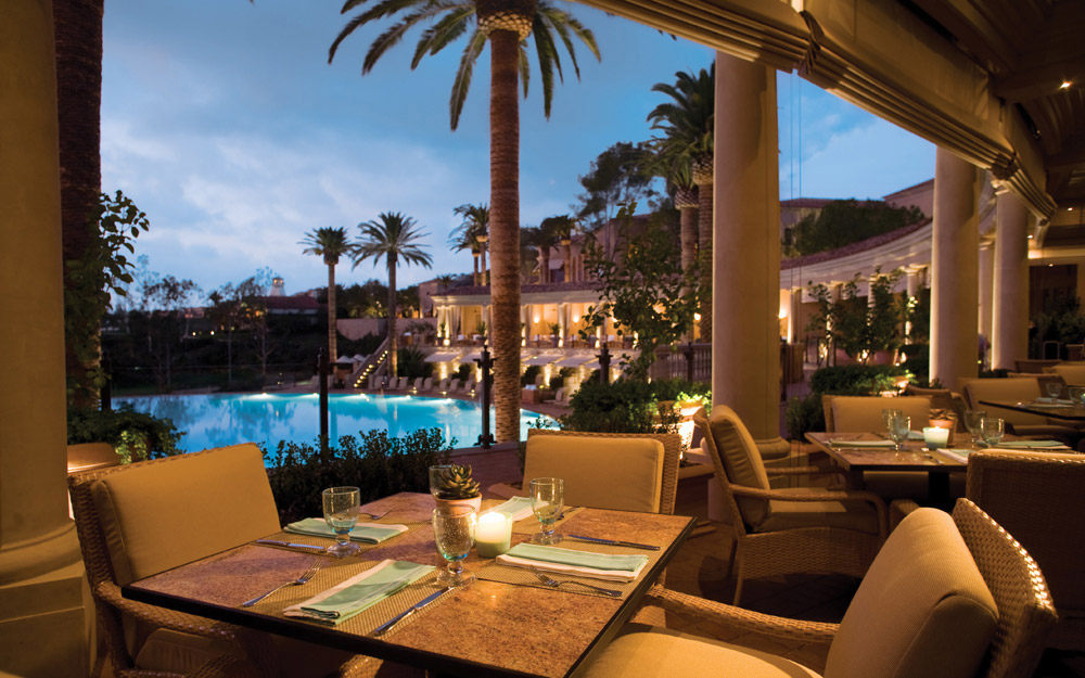 洛杉矶鹈鹕山度假村 The Resort at Pelican Hill_resort-gallery-CabanaDining.jpg