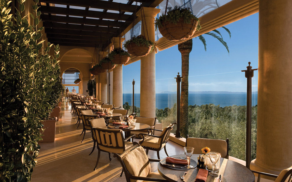 洛杉矶鹈鹕山度假村 The Resort at Pelican Hill_resort-gallery-PelicanGrill.jpg