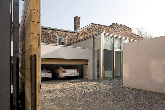 Double-Garage-Cobbled-Driveway-665x443.jpg