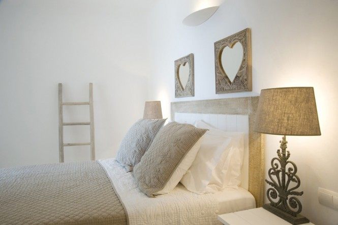 greek-honeymoon-bedroom-665x442.jpg