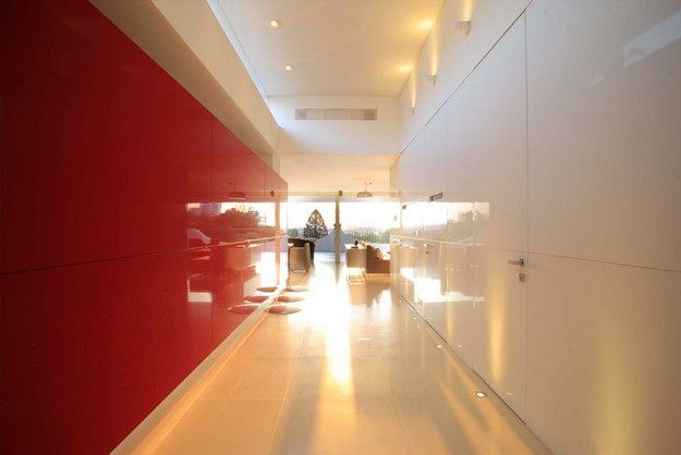 Red-white-hallway-gloss-storage-units.jpg