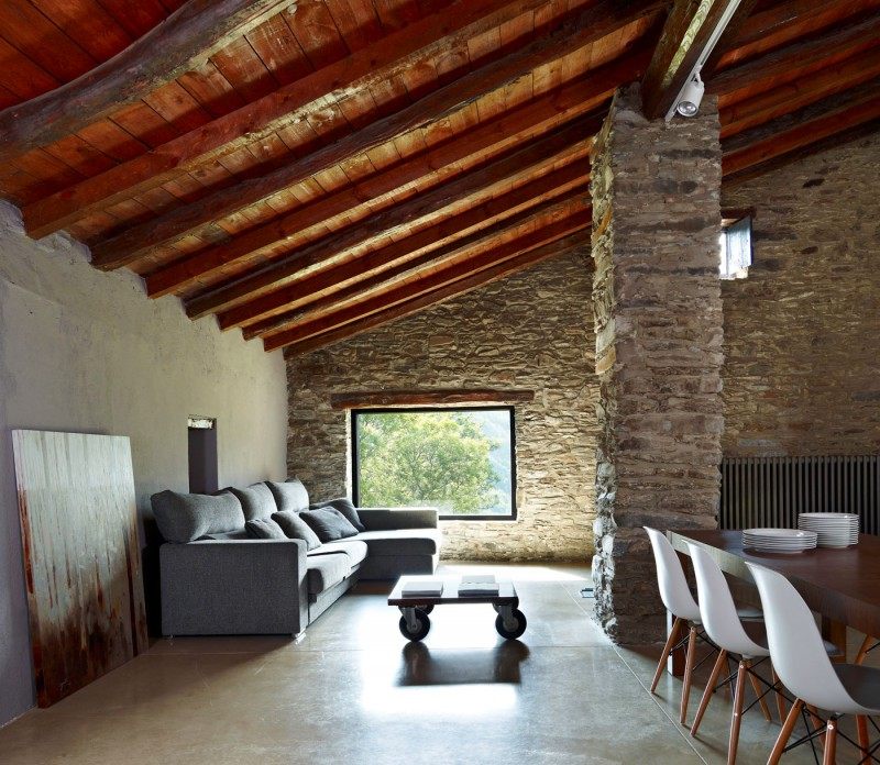 西班牙赫罗纳Mas La Riba 住宅/Ferran López Roca Arquitectura_Mas-La-Riba-04-800x696.jpg