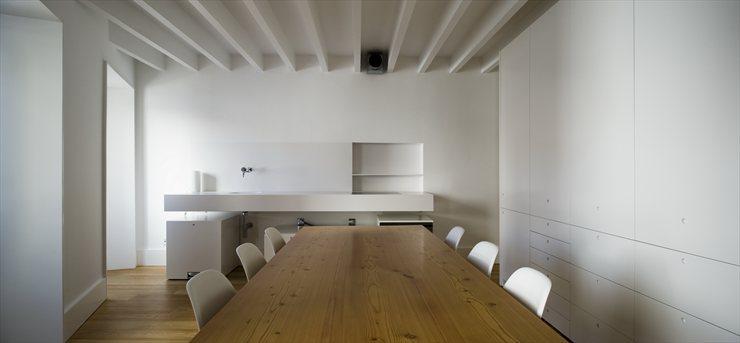 葡萄牙里斯本 Janelas Verdes住宅/pedro domingos arquitectos_b_730_8a867281-30b2-4f22-ad46-894594a95f91.jpg