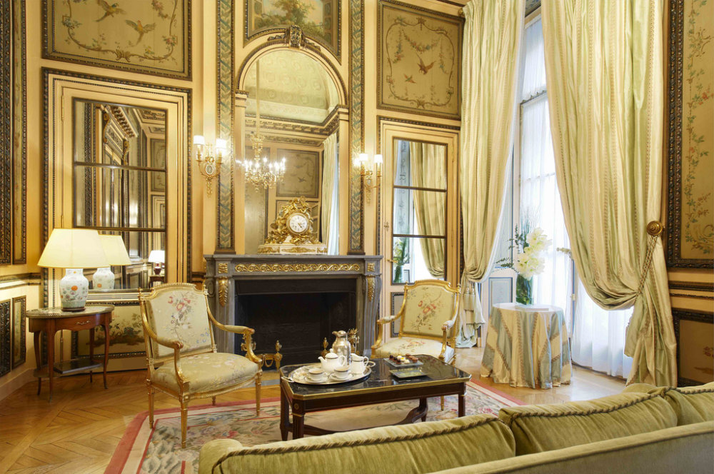 正宗法式宫廷风格巴黎Hôtel de Crillon_Duc de Crillon Historical Suite - living room.jpg