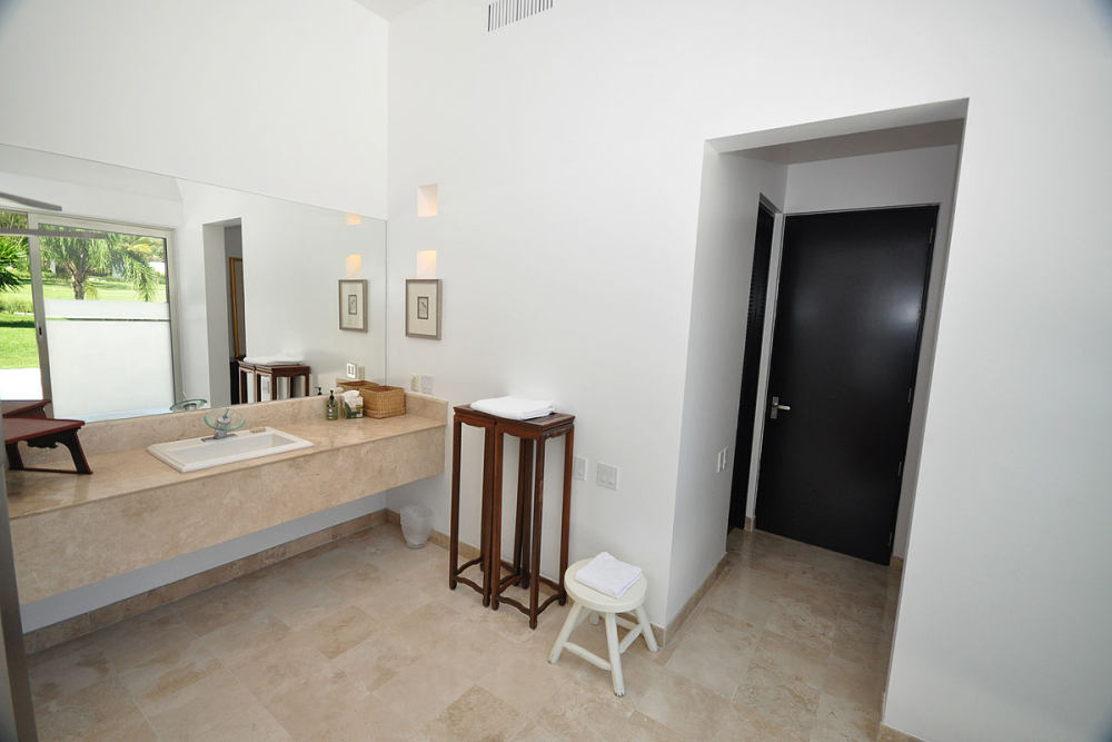 墨西哥巴亚尔塔Casa China Blanca渡假别墅_thumb8NKuiFzKdpvirtual-tour-30548-70.jpg