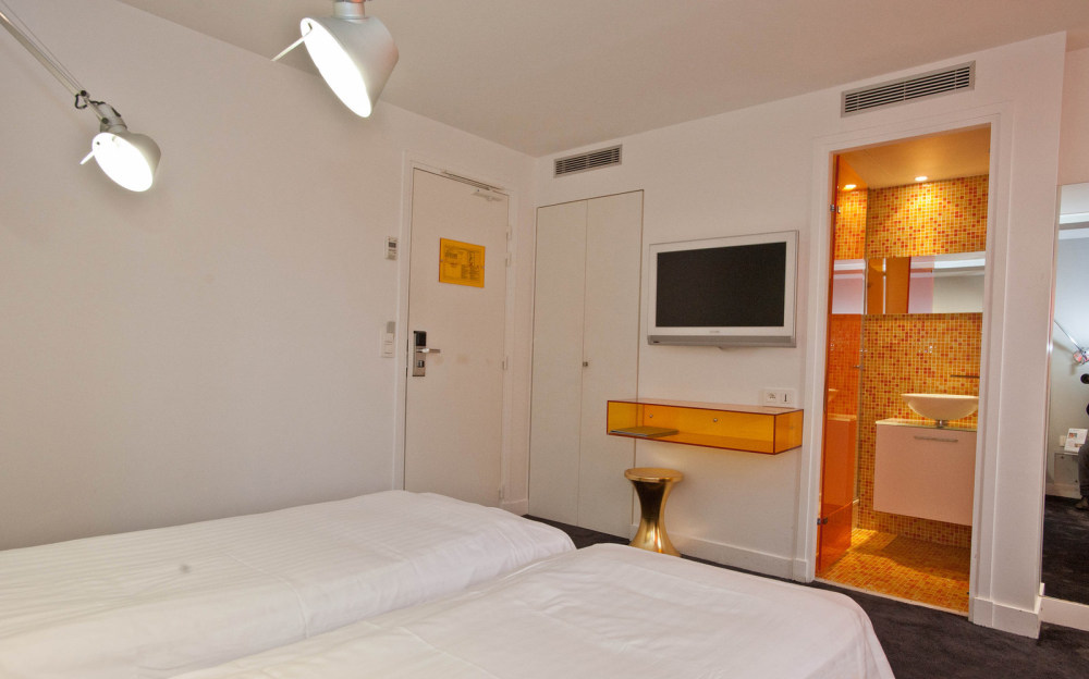 法国巴黎Color Design Hotel_standard-twin-room--v1605922-73-1600.jpg