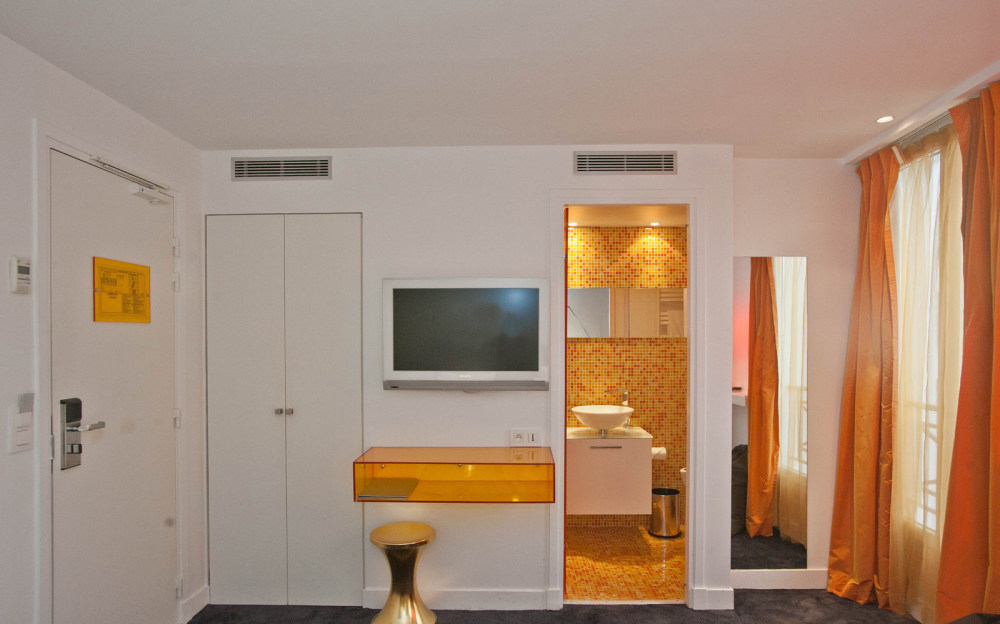 法国巴黎Color Design Hotel_standard-twin-room--v1605923-73-1600.jpg
