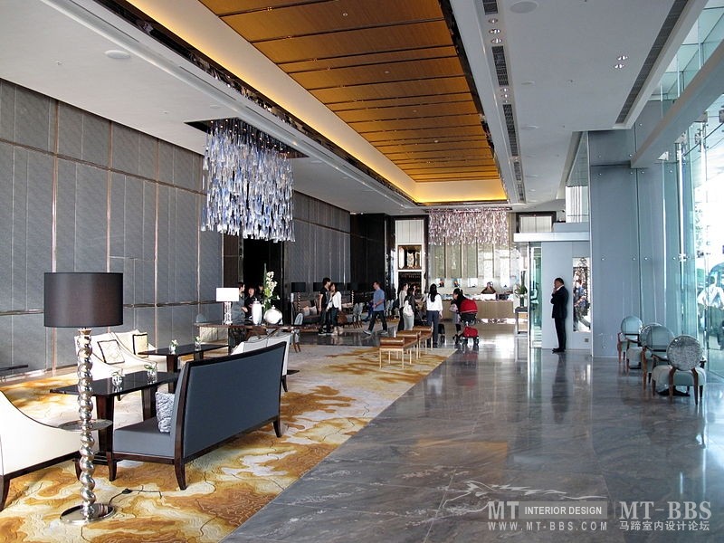 香港丽兹卡尔顿酒店The Ritz-Carlton, Hong Kong_800px-The_Ritz-Carlton_Hong_Kong_Level_9_Lobby.jpg