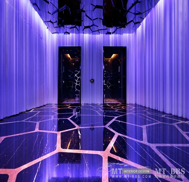 香港丽兹卡尔顿酒店The Ritz-Carlton, Hong Kong_ozone-the-ritz-carlton-hong-kong-wonderwall-studio-1.jpg