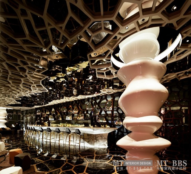 香港丽兹卡尔顿酒店The Ritz-Carlton, Hong Kong_ozone-the-ritz-carlton-hong-kong-wonderwall-studio-3.jpg