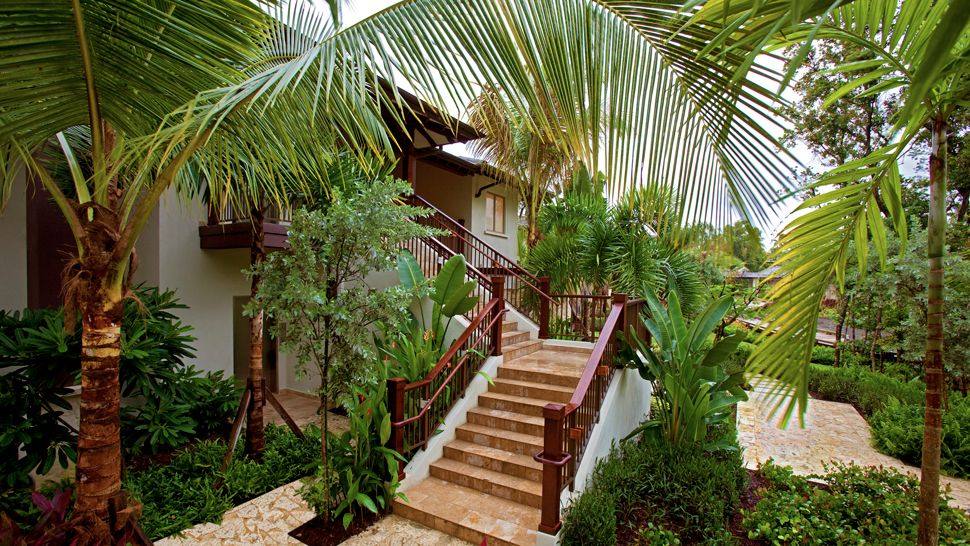 波多黎各巴伊亚海滩瑞吉酒店 The St. Regis Bahia Beach, Puerto Rico_006990-16-Outside-entrance.jpg