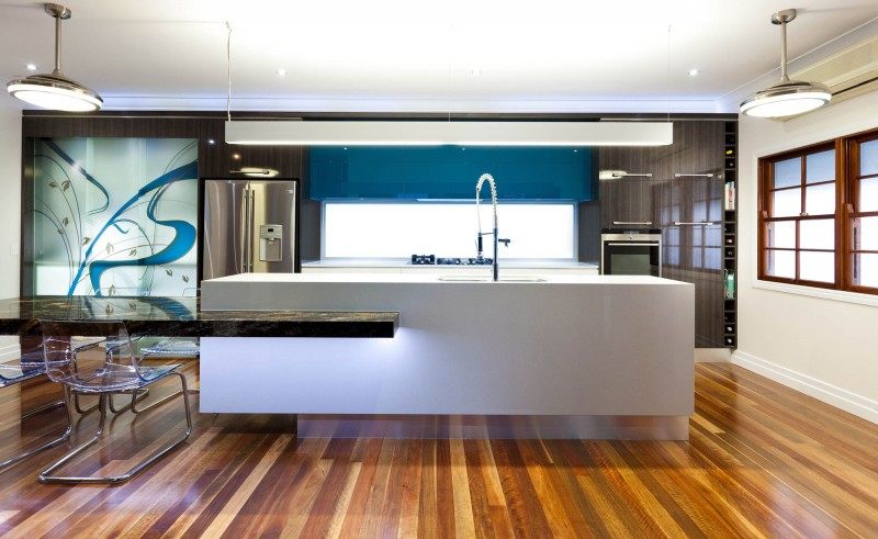 澳洲昆士兰布里斯班室内厨房改造/Sublime Architectural Interiors_Sublime-Kitchen-Remodeling-01-800x491.jpg