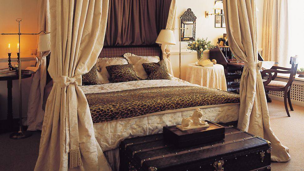 比利时布鲁日The PAND Hotel_004023-04-leopard-print-bedroom.jpg