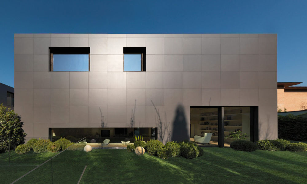 意大利艾米利亚莎索罗住宅/Enrico Iascone Architetti_Private-House-in-Sassuolo-03.jpg