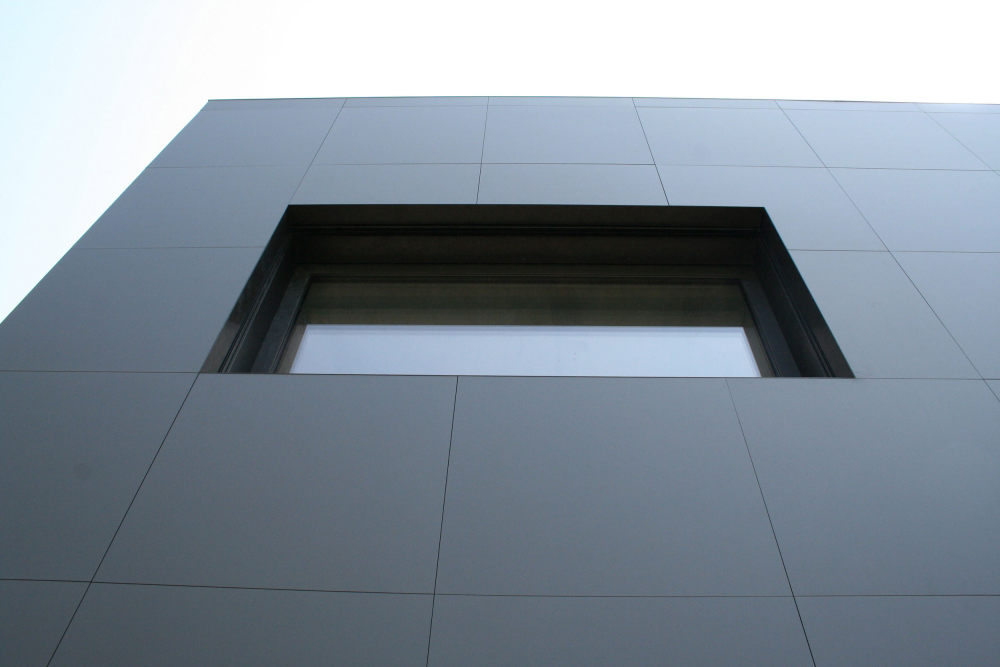意大利艾米利亚莎索罗住宅/Enrico Iascone Architetti_Private-House-in-Sassuolo-03-1.jpg
