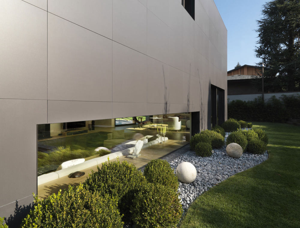 意大利艾米利亚莎索罗住宅/Enrico Iascone Architetti_Private-House-in-Sassuolo-03-2.jpg