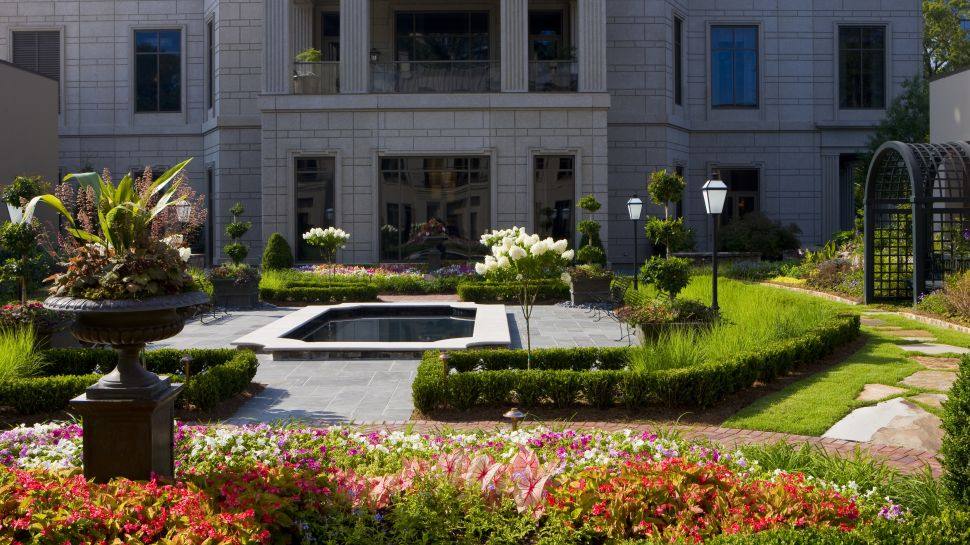 亚特兰大文华东方酒店 Mandarin Oriental, Atlanta_006601-03-exterior-gardens-daytime.jpg