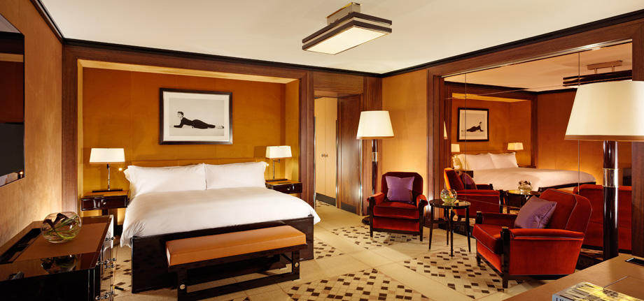 伦敦梅费尔45 Park Lane酒店_Curzon-Suite-bedroom_tbe_room_carousel.jpg