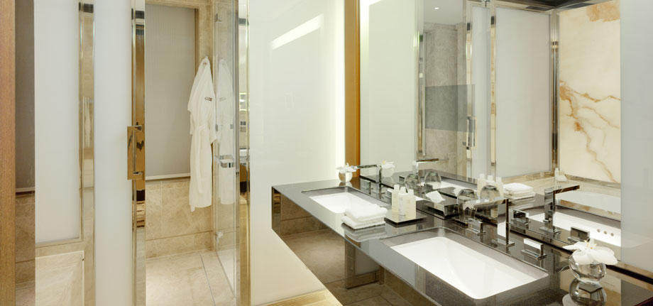 伦敦梅费尔45 Park Lane酒店_Park-Lane-suite-bathroom_tbe_room_carousel.jpg