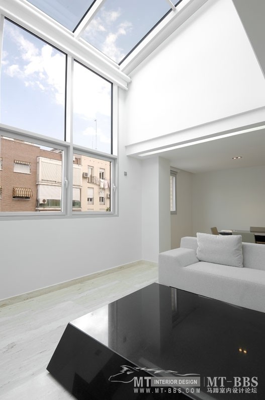西班牙马德里老建筑公寓室内设计改造_IMG2011021861525684.jpg