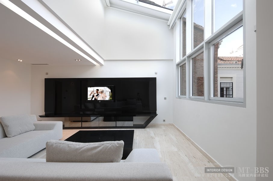 西班牙马德里老建筑公寓室内设计改造_IMG2011021861518793.jpg