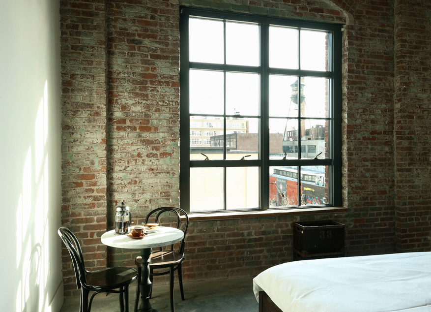 纽约布鲁克林威思酒店 Wythe Hotel_room_1stround_hor.jpg