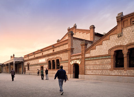 屠宰场改变为电影院--西班牙马德里_dezeen_Cineteca-Matadero-by-Churtichaga-Quadra-Salcedo_26.jpg