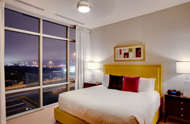 德州休斯顿﻿Hotel Sorella Citycentre_suite-1101-bedroom.jpg