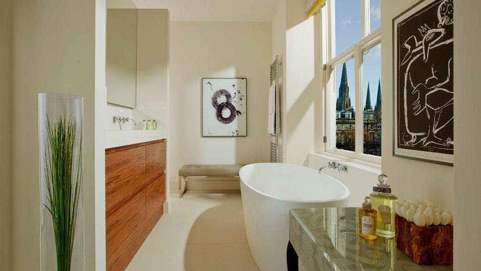 英国爱丁堡The Atholl酒店_010569-07-suite-bathroom.jpg