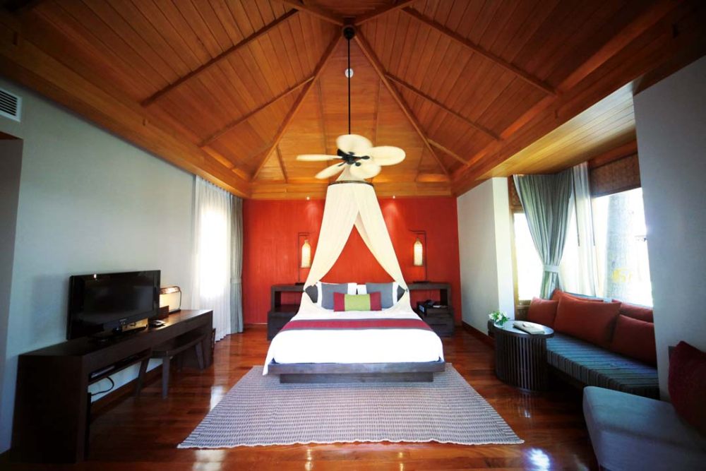 Rasananda Phangan Island  08 泰国素叻他尼帕岸度假酒店_Bedroom LPV with Daybed.jpg
