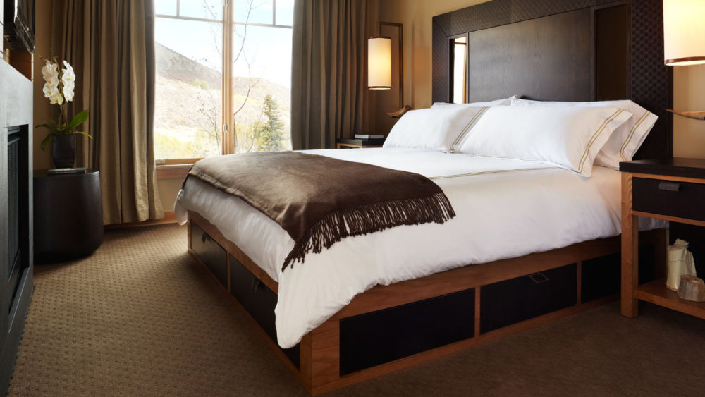 Viceroy Snowmass 美国斯诺马斯总督酒店_vs-bedroom-1280x720.jpg