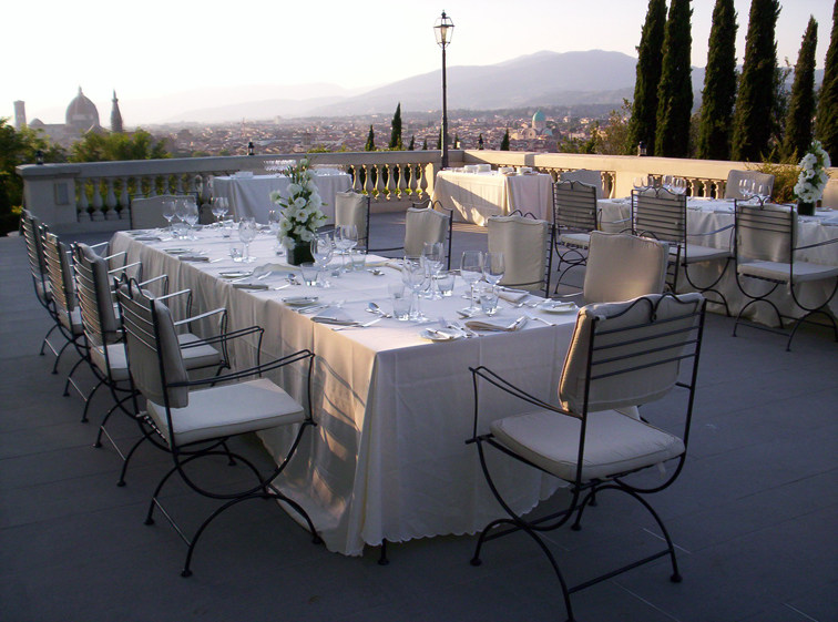 意大利佛罗伦萨拉维德塔别墅酒店 Villa la Vedetta_3banquet-on-terrace.jpg